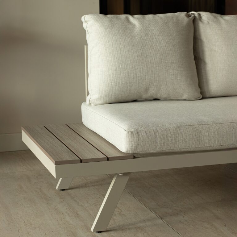 Salon De Jardin Detente Aluminium Couleur Sable Avec Table Basse Design 4 Scaled