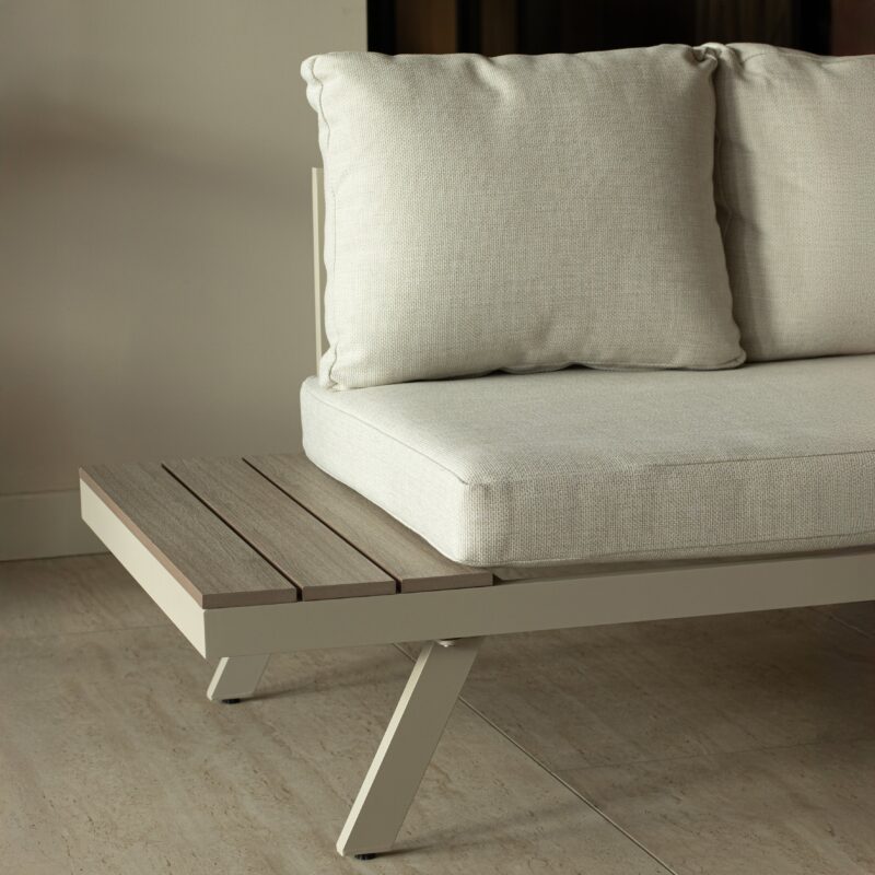 Salon De Jardin Detente Aluminium Couleur Sable Avec Table Basse Design 4 Scaled